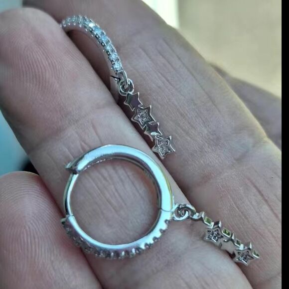 ⭐️Dainty Sparkling Silver Star C Hoop Dangle Drop Earrings - Picture 8 of 15